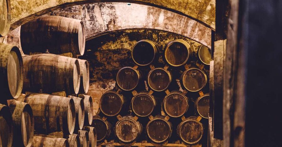 Palma: Distillery Tour with 3 Spirits and Tapas Tasting - Tapas tasting: the pairing that keeps aged spirits from tasting one-note