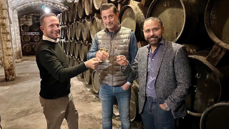 Palma: Distillery Tour with 3 Spirits and Tapas Tasting - Languages, weather, and timing: when this fits into your Palma day