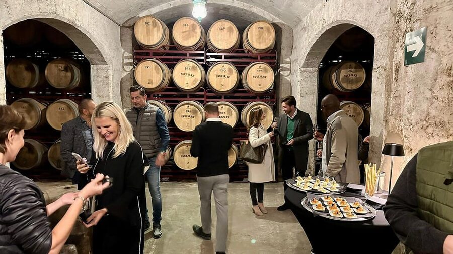 Palma: Distillery Tour with 6 Spirits and Tapas Tasting - Getting There Without Stress: Palma Center to Bodegas Suau