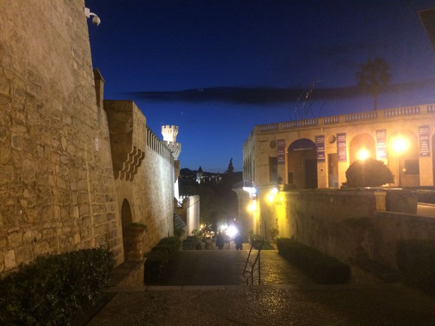 Palma Old Town Tour - Starting at Lennox The Pub: you’ll get your bearings fast