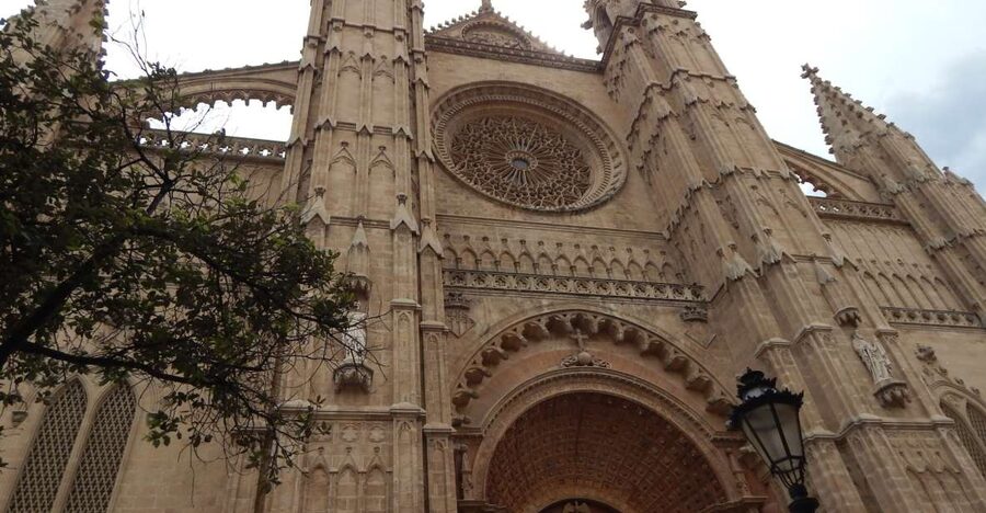 Palma: Old Town Walking Tour & Cathedral Skip-the-Line - Key things I’d pin to your map