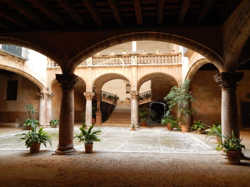 Palma: Old Town Walking Tour & Cathedral Skip-the-Line - Old Town pre-cathedral stops: Parc de la Mar, Hort del Rei, and Almudaina