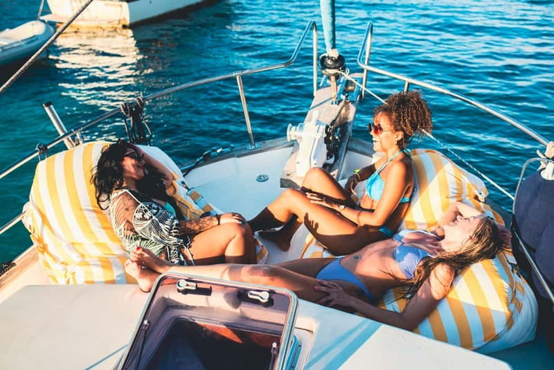 Palma: Private Classic Mallorcan Boat Tou - Palma Bay Photo Stop and the Cruise-Like Feel of the First Leg