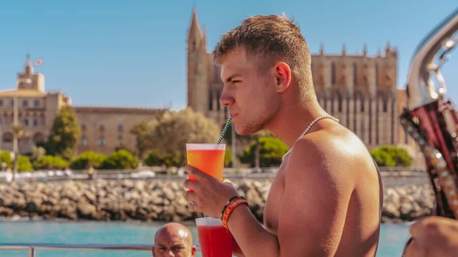 Palma: Punta Negra and Ses Illetes Boat Trip with Live Music - FAQ
