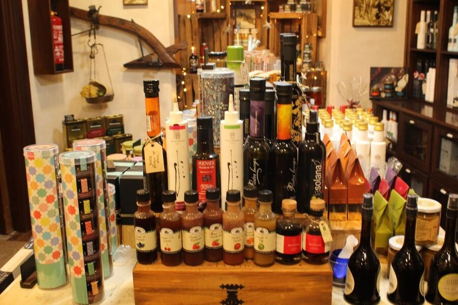 Palma Tour with Wine and Tapas Tasting - Tapas tasting: ham, cheese, and the practical pairing you can copy