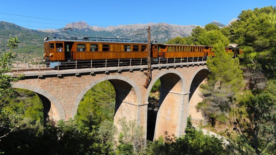 Palma: Tramuntana Full-Day Tour with Sóller Train and Lunch - The Red Lightning: from Palma into the Tramuntana approach