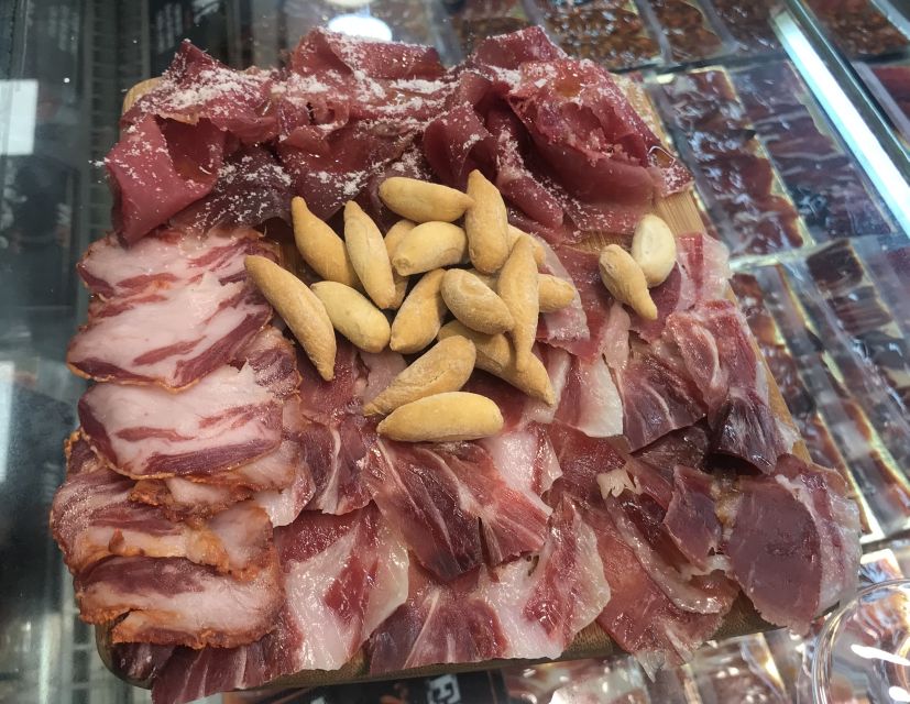 Palma: Walking Tour with Mediterranean Delicacies - Mercat de l’Olivar: your Mediterranean tasting lesson