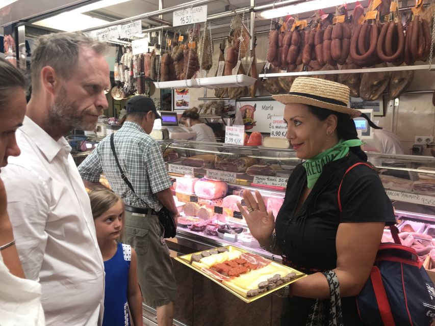 Palma: Walking Tour with Mediterranean Delicacies - Starting at Lennox The Pub: easy to find, central to begin