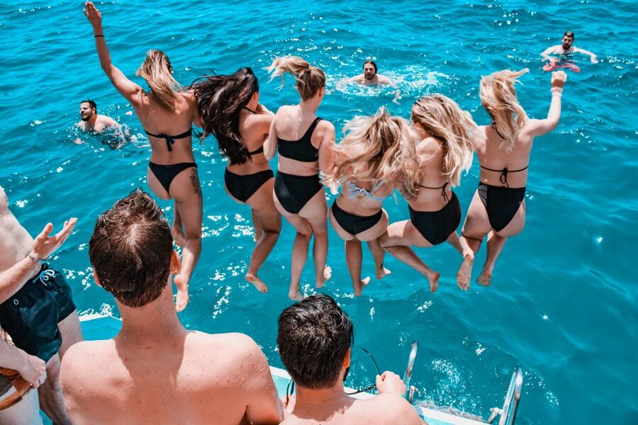 Playa de Palma: Boat Party with DJ, Buffet and Entertainment - Cala Delta swim stop: your towel moment