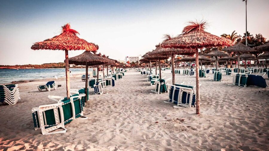 Port d'Alcudia: Meet the Magical Creatures,family game &walk - Story stops: audio tales, videos, songs, and point rewards