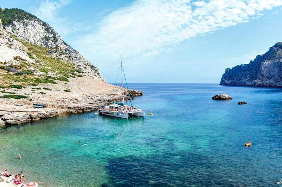 Port d'Alcudia: North Coast Catamaran Cruise with Meal - The swim-stop rhythm: coves, snorkeling, and turning off your phone