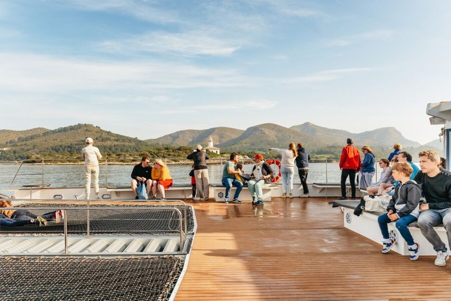Port d'Alcudia: Sunrise at Sea & Dolphin Watching Boat Tour - Breakfast on board: small, not fancy, but smart