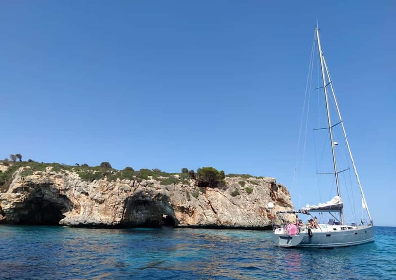 Portocolom, Mallorca: Half-Day Sailing Trip - The boat and crew setup: why it matters