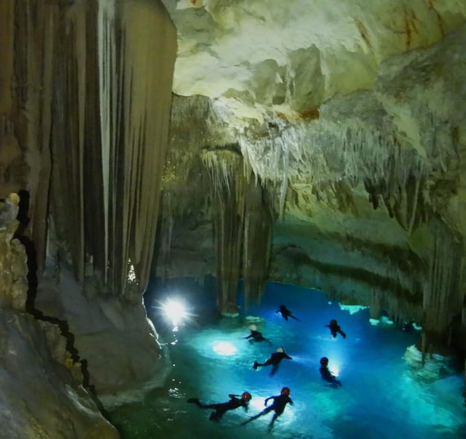 Portocolom: Snorkel tour to the Sea Cave "Pirate's Cave" in Mallorca - Getting to the Water: Bahia Azul meets East Coast Diver style