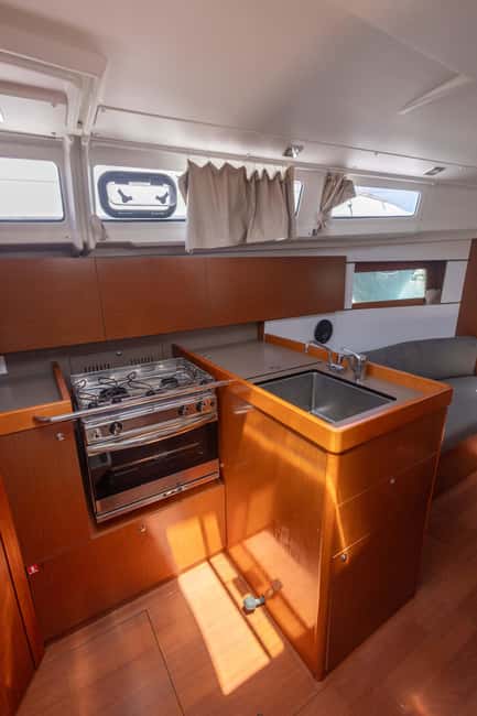 Private and exclusive sailboat in and around the Bay of Palma - Price and value: when this charter makes sense