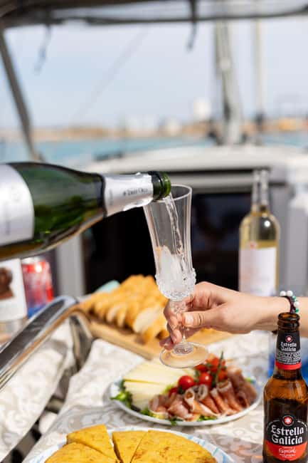 Private and exclusive sailboat in and around the Bay of Palma - Private sail around Palma Bay: what you’re really paying for