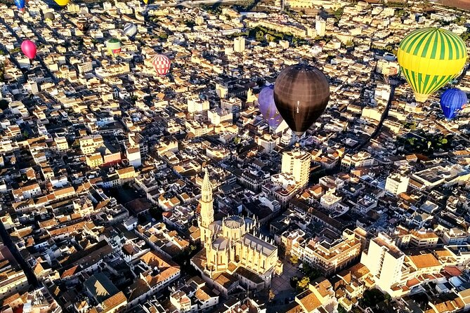 Private Balloon Flight Over Mallorca for Two People - Breakfast after landing: what’s included and why it helps