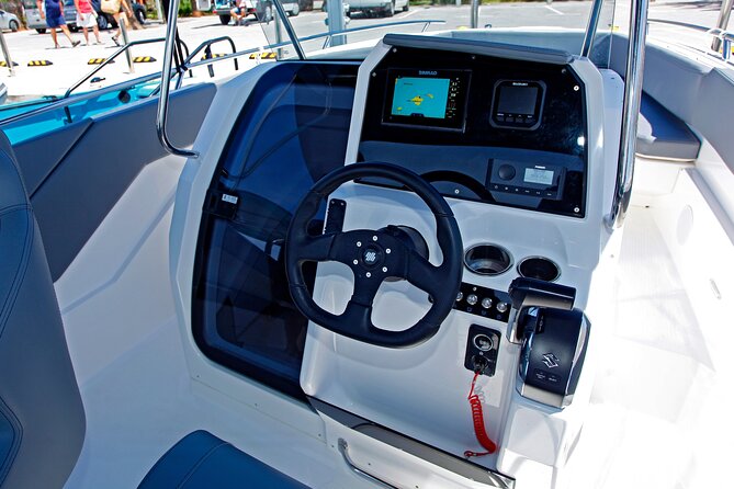 Private Boat Rental Abaris 23 from Alcudia - Safety and service that make a private day feel easy