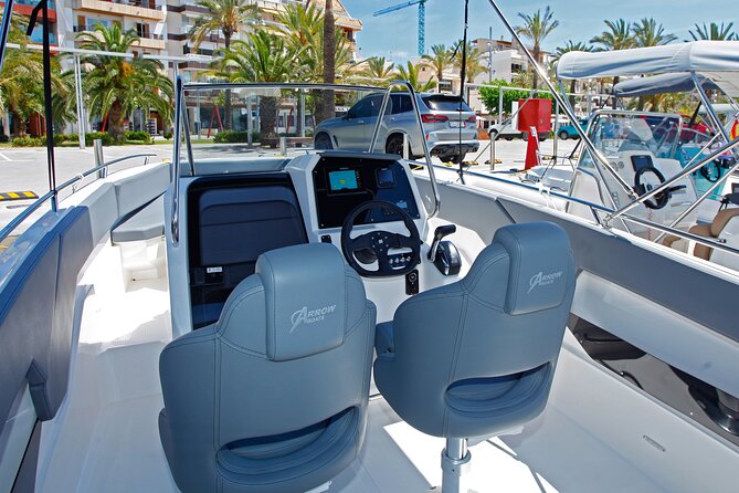 Private Boat Rental Abaris 23 from Alcudia - Price and value: $865.01 per group up to 10 people