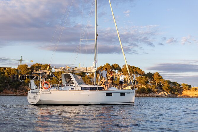 Private sailing yacht by the Bay of Palma and nearby coves - Drinks and optional extras: keep meals in your planning