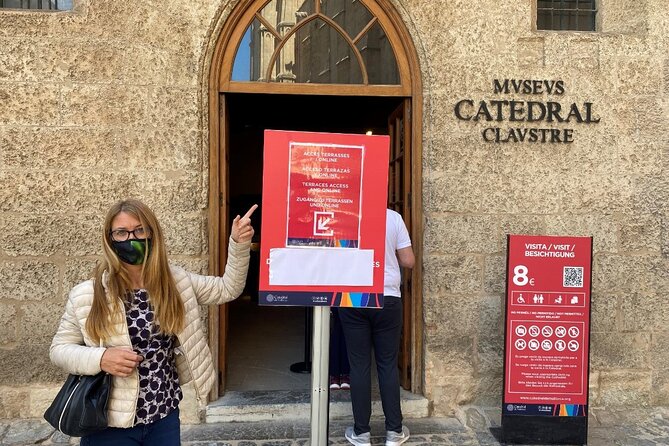 Private Tour: Palma de Mallorca Old Town, Palma Cathedral and Cruise - Palma Cathedral outside photos, then the real show inside