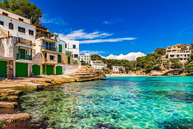 Private Transfers from Palma de Mallorca Airport PMI to Palma in Luxury Van - Where you start and where you end (and what to expect)
