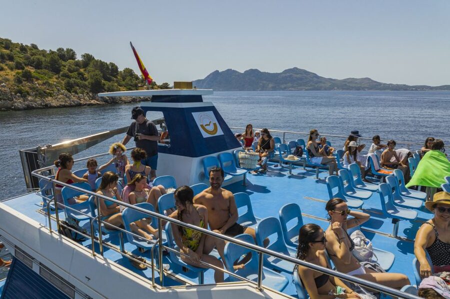 Puerto Pollença: Ferry to Formentor Beach - The scenery stop you’re paying for: coastline views you can’t get from shore