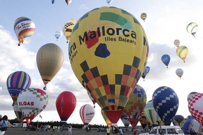 Romantic Sunrise Balloon Tour in Majorca - In the air: smooth flying, wind skills, and sunrise views