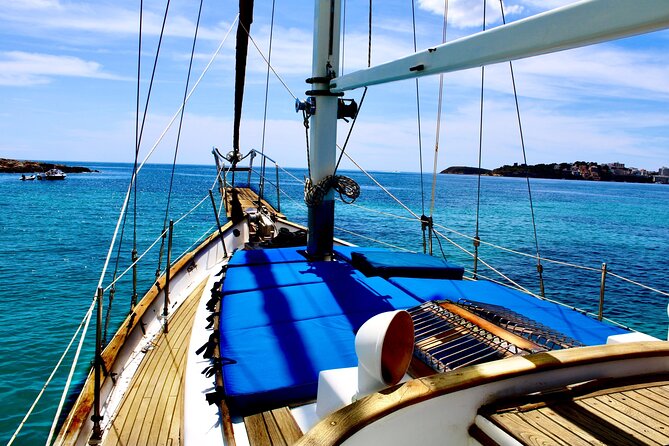 Sailing Flavors, Gastronomy and Relaxation at Sea - The “on-the-water” sightseeing: cathedral, palaces, and Illetes cues
