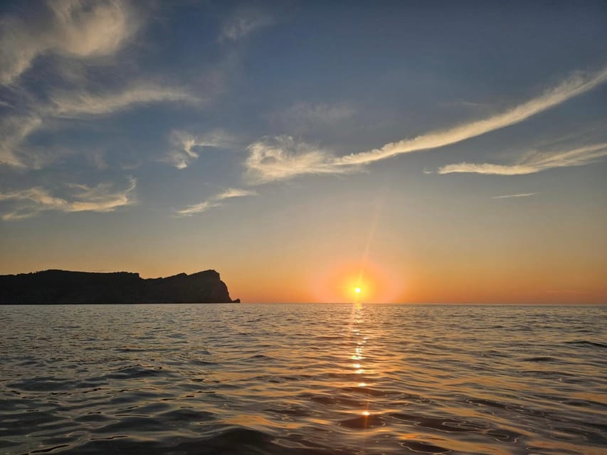 Sant Elm: Guided Kayak Sunset Tour with Picnic in a Cove - The Sunset Return: Golden Light and Sa Dragonera Views