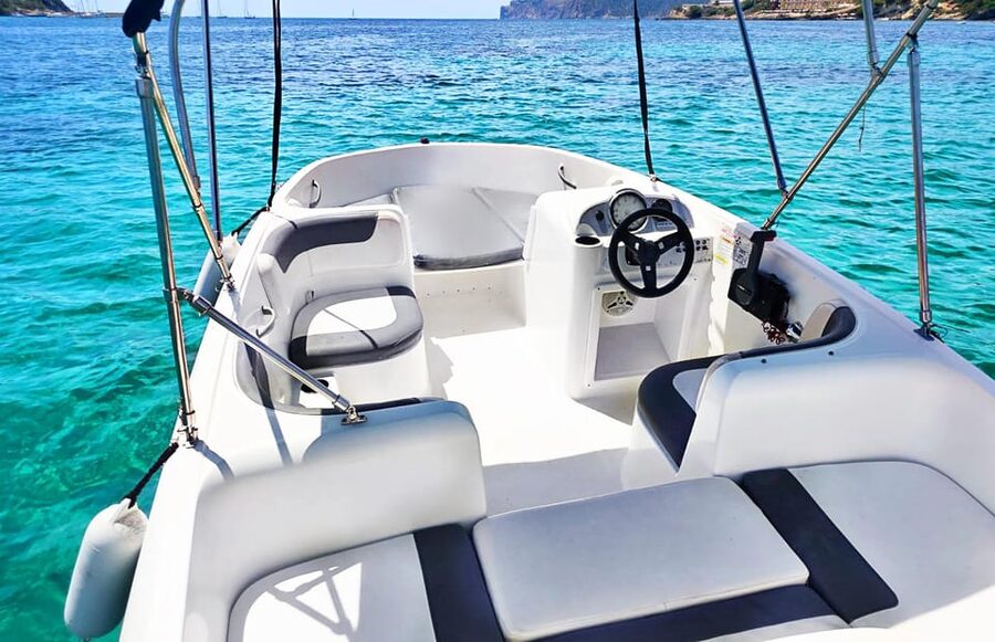 Santa Ponsa: Boat Rental (No License Needed) - Captain Mode in Santa Ponsa Without a License