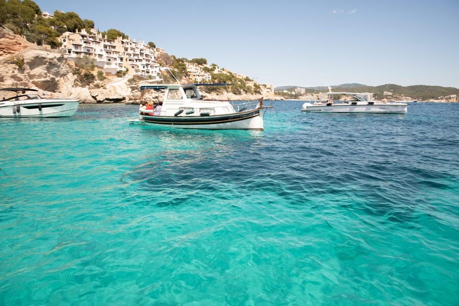 Santa Ponsa: Boat Rental (No License Needed) - Santa Ponsa Stop: Your Launchpad for the Sea Day