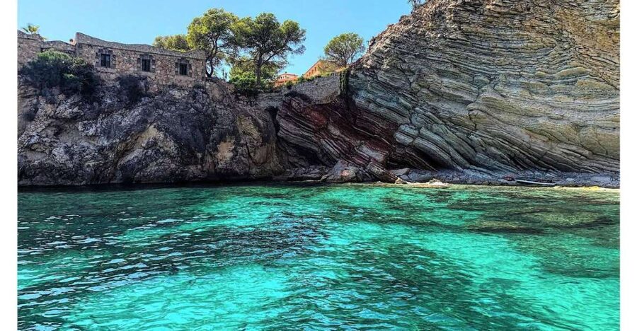 Santa Ponsa: Private Boat Rental with Driving Instructions - Included gear and comforts: what’s in the package (and what you may still want)