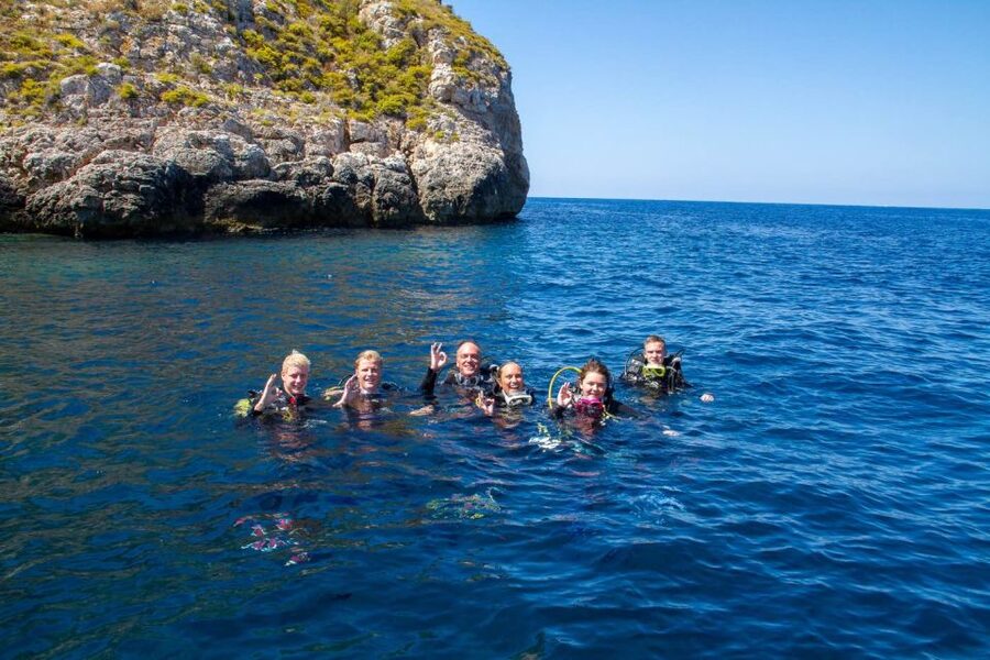 Santa Ponsa: Try Scuba Diving in a Marine Reserve - Where to meet at Club Náutico Santa Ponsa (and avoid getting stuck)