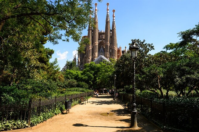 Self-Guided Audio Tour - The Kingdom of Mallorca - La lonja stories: stepping away from the biggest landmark spotlight