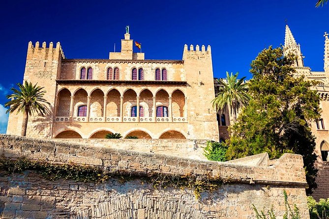 Self-Guided Audio Tour - The Kingdom of Mallorca - Start at Plaça de la Seu: the Catedral-Basílica de Santa María de Mallorca