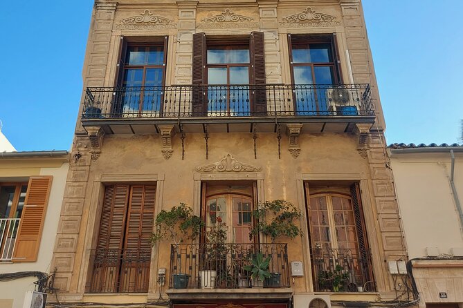 Self Guided Food Tour in Santa Catalina, Palma de Mallorca - The walking route between stops: local streets, a steady pace