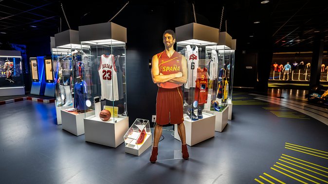 Skip the Line: Rafa Nadal Museum Xperience - Entering Rafa Nadal Museum: what the experience feels like