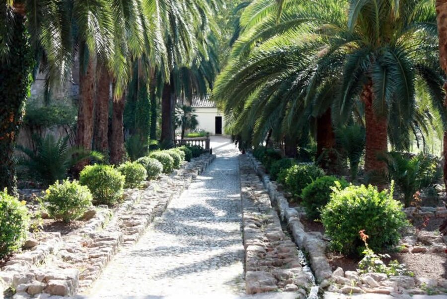 Sóller: Jardines de Alfabia Entrance Ticket - Price and value: $11 for a UNESCO-area house and gardens