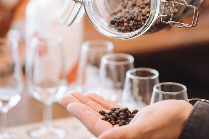 The GIN EVA TASTING at Casa Eva - Taste five Gin Eva gins: learning the differences instead of just tasting