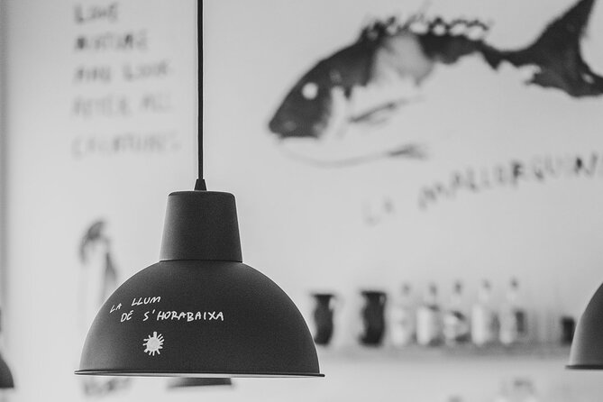 The GIN EVA TASTING at Casa Eva - Snacks, water, and pacing: why it feels comfortable