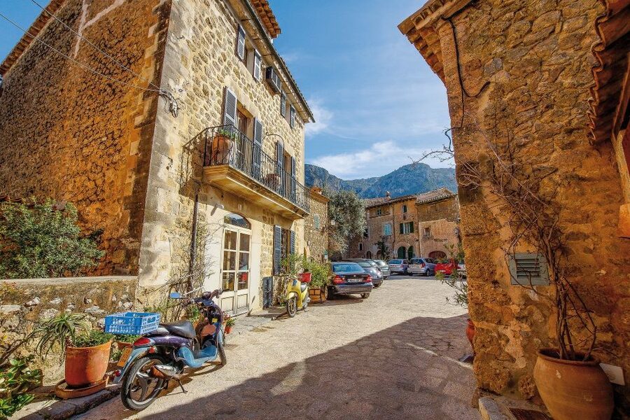 Tramuntana Small Group Tour - Soller, Deiá, Valldemossa - Key moments that make this tour work