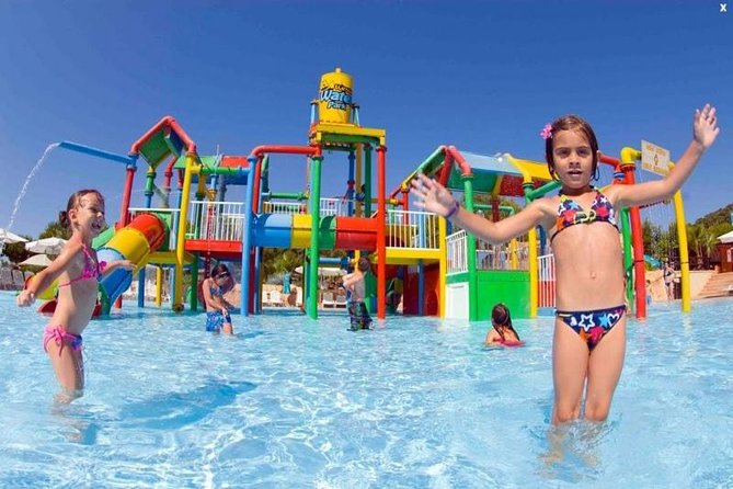 Western Water Park, Entrance tickets - Timing strategy: when to arrive, and why midday can be tough